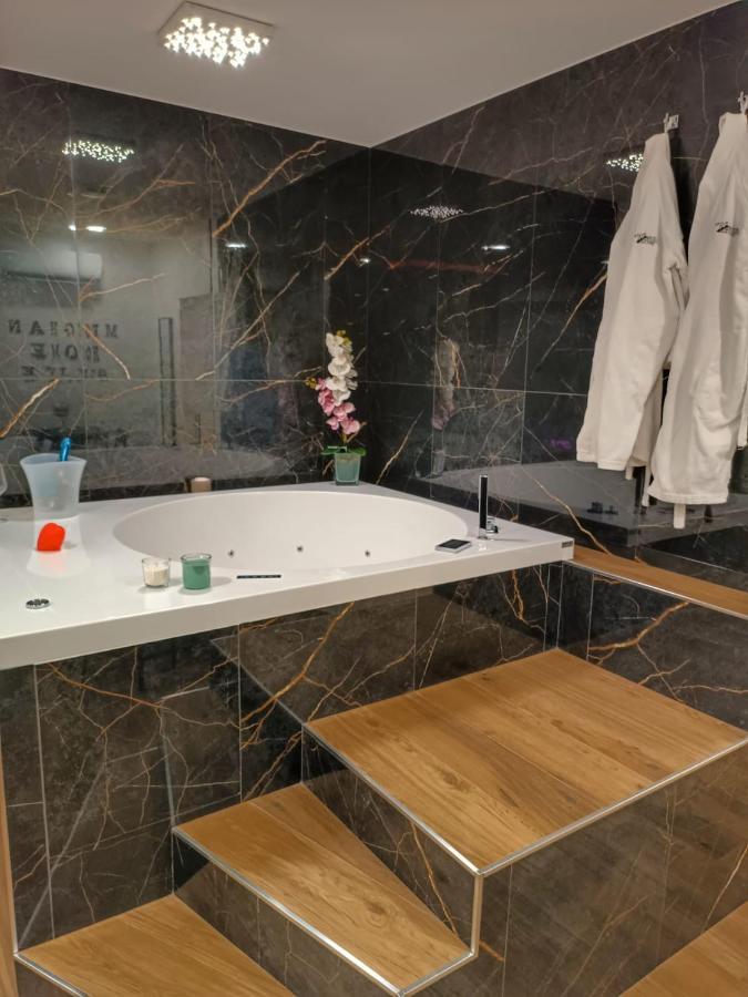 Suite Meghan Home Катания Екстериор снимка